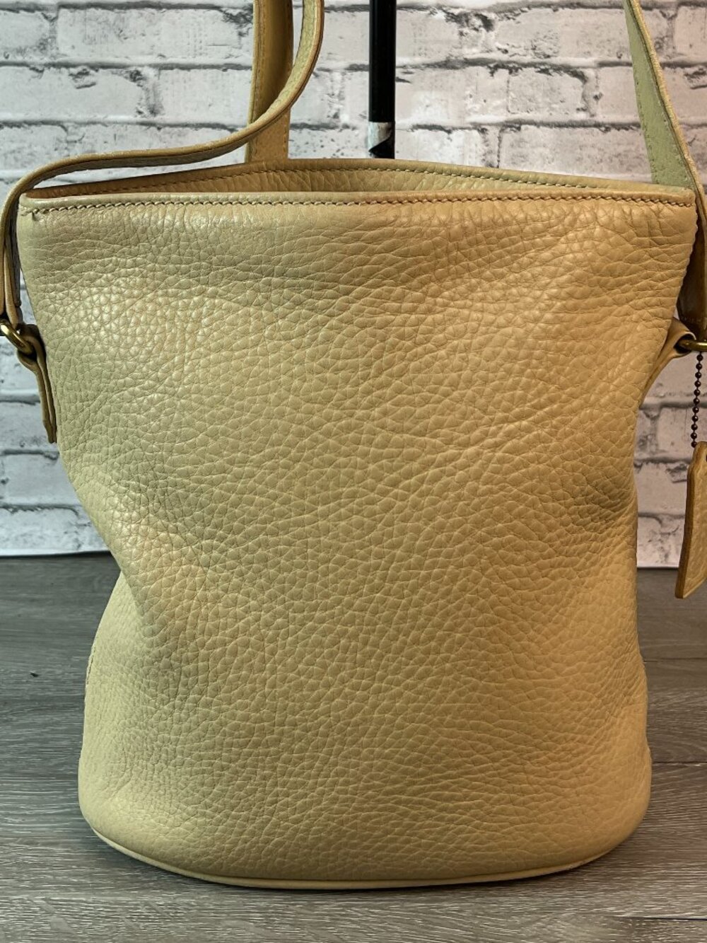 Coach Vintage Sonoma Bucket Bag, Pebbled Chocolate Cream Leather w Brass 4907